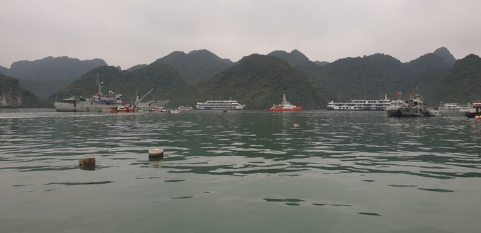 nguoi than cac nan nhan vu roi may bay gia dinh toi bong choc mat di 3 nguoi dau don qua dspl 2 nguoi than cac nan nhan vu roi may bay gia dinh toi bong choc mat di 3 nguoi dau don qua dspl 2
