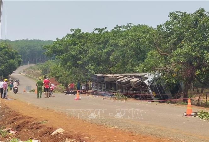 tin tuc tai nan giao thong moi nhat ngay 10 4 2022 xe container tong truc dien xe may 2 ba chau tu vong thuong tam dspl 2 tin tuc tai nan giao thong moi nhat ngay 10 4 2022 xe container tong truc dien xe may 2 ba chau tu vong thuong tam dspl 2