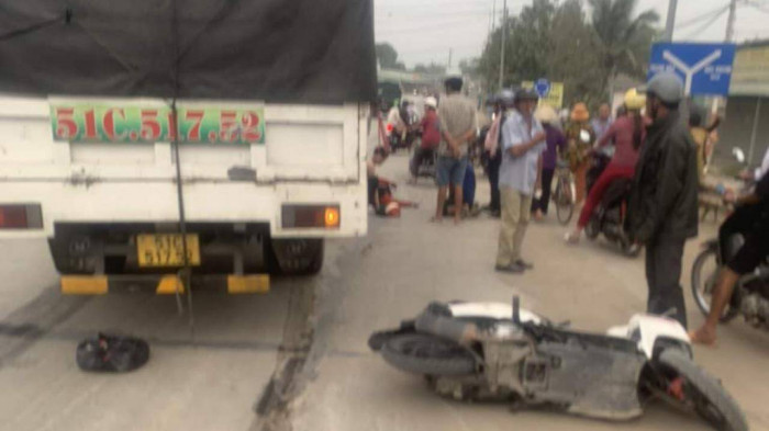 tin tuc tai nan giao thong moi nhat ngay 15 4 2023 va cham xe may tren quoc lo 9 mot nguoi tu vong dspl 1