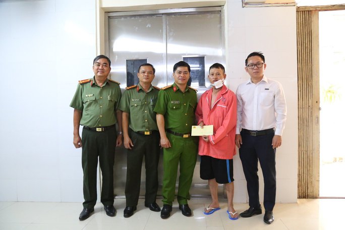 vu cuop ngan hang sacombank o binh duong thong tin moi nhat dspl 3