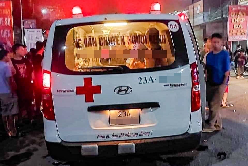 tin tuc tai nan giao thong moi nhat ngay 21 4 2023 tong truc dien xe cuu thuong 2 nguoi di xe may tu vong dspl 1 tin tuc tai nan giao thong moi nhat ngay 21 4 2023 tong truc dien xe cuu thuong 2 nguoi di xe may tu vong dspl 1