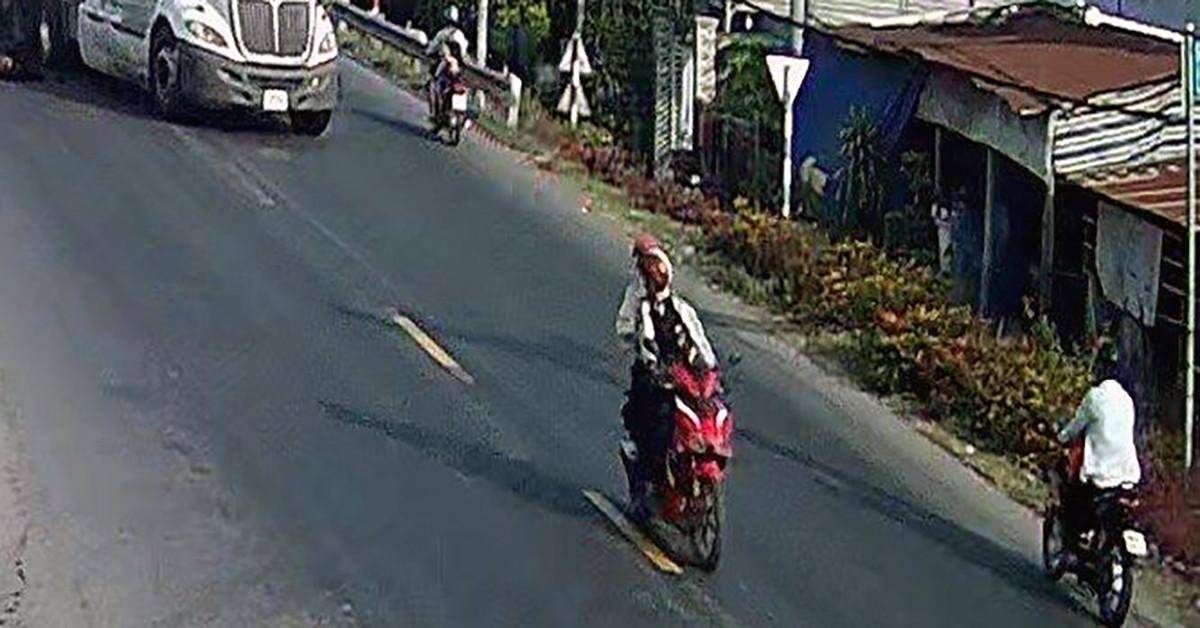 tin tuc tai nan giao thong moi nhat ngay 5 5 2023 va cham voi xe khach mot nam sinh lop 10 tu vong dspl 2