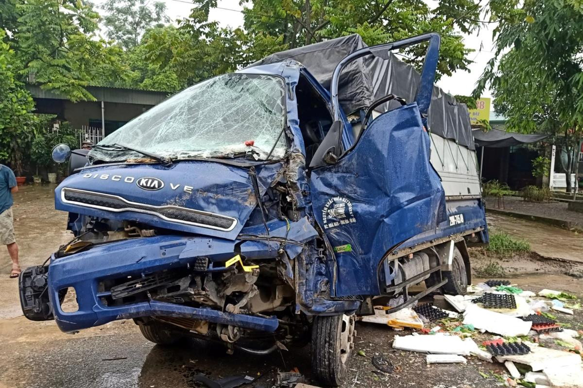 tin tuc tai nan giao thong moi nhat ngay 10 5 2023 va cham xe dau keo o to tai bep dum dau dspl 1 tin tuc tai nan giao thong moi nhat ngay 10 5 2023 va cham xe dau keo o to tai bep dum dau dspl 1