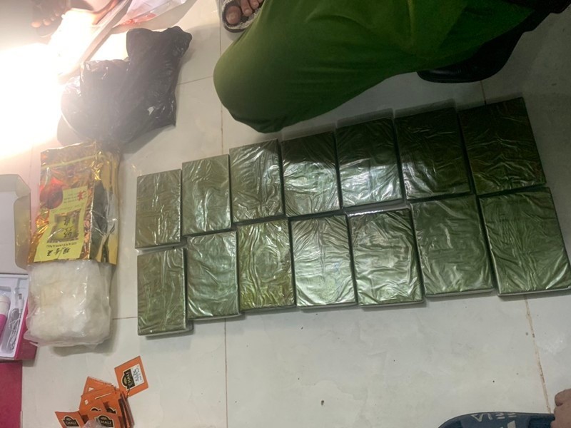 vu bo cong an pha chuyen an khung thu giu gan 1 ta ma tuy doi tuong cam dau la ai dspl 1 vu bo cong an pha chuyen an khung thu giu gan 1 ta ma tuy doi tuong cam dau la ai dspl 1