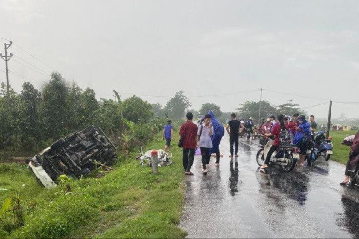 tin tuc tai nan giao thong moi nhat ngay 13 5 2023 xot xa doi ban than gap tai nan tu vong tren duong di hoc ve dspl 1 tin tuc tai nan giao thong moi nhat ngay 13 5 2023 xot xa doi ban than gap tai nan tu vong tren duong di hoc ve dspl 1