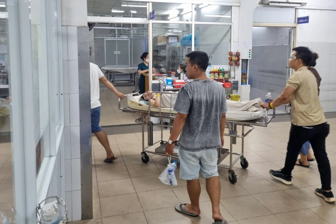 vu xe khach tong xe ruoc dau 1 nguoi chet nan nhan ke lai phut kinh hoang dspl 2 vu xe khach tong xe ruoc dau 1 nguoi chet nan nhan ke lai phut kinh hoang dspl 2