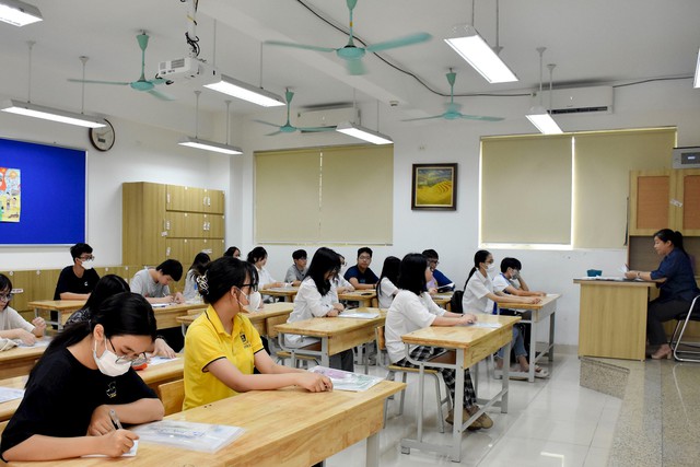 so gd dt ha noi len tieng vu de thi toan vao lop 10 in mo khien thi sinh hieu nham dpsl 1 so gd dt ha noi len tieng vu de thi toan vao lop 10 in mo khien thi sinh hieu nham dpsl 1