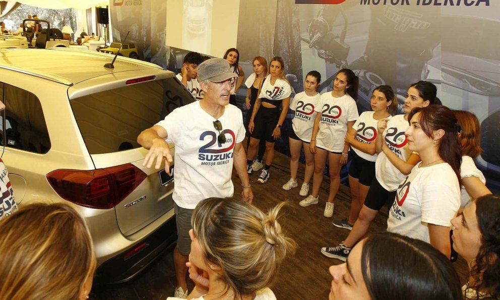 doc la crossover co nho suzuki vitara ky luc nhet toi 23 nguoi lon cung luc dpsl 1 doc la crossover co nho suzuki vitara ky luc nhet toi 23 nguoi lon cung luc dpsl 1