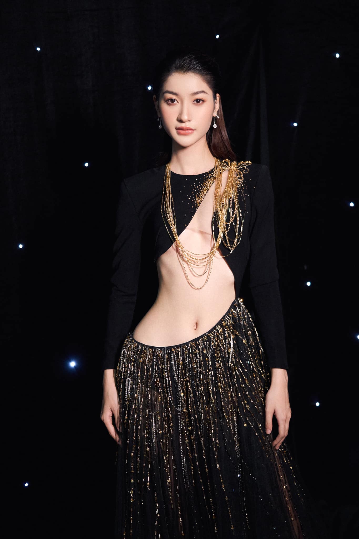 chan dai gia lai khien moi anh mat do don tren tham do vi vong hong sieu ao dspl 3 chan dai gia lai khien moi anh mat do don tren tham do vi vong hong sieu ao dspl 3