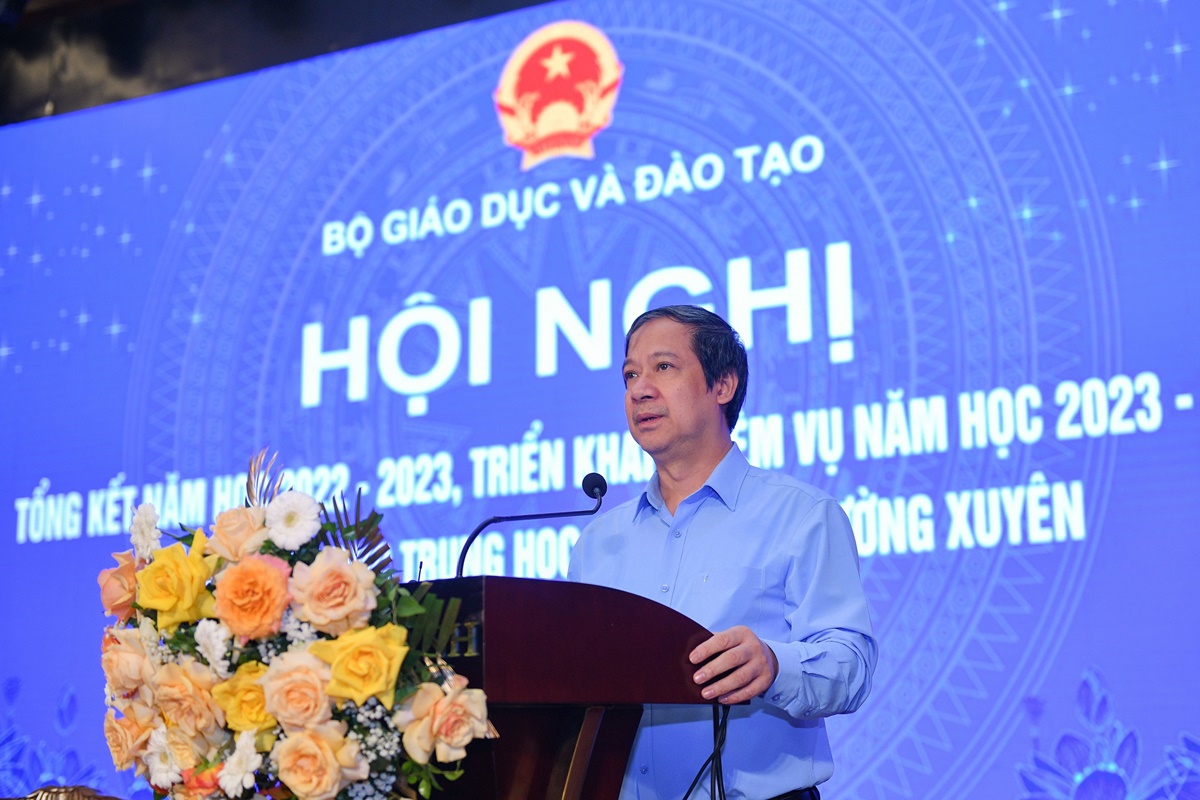 bo truong nguyen kim son nam hoc 2023 2024 la doan but toc cua doi moi giao duc pho thong dspl 11 bo truong nguyen kim son nam hoc 2023 2024 la doan but toc cua doi moi giao duc pho thong dspl 11