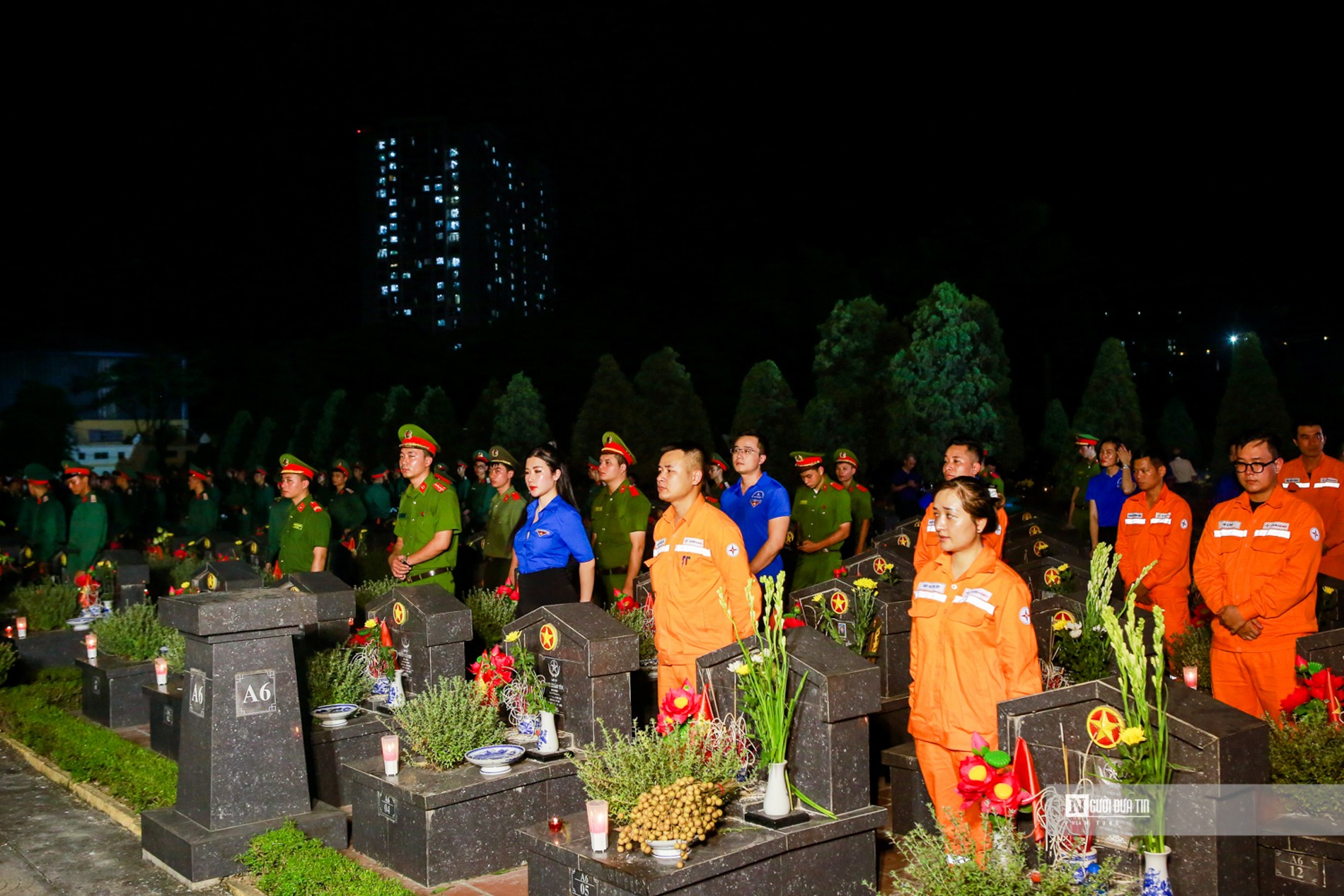 hang trieu anh nen duoc thap sang tuong niem cac anh hung liet si dspl 9 hang trieu anh nen duoc thap sang tuong niem cac anh hung liet si dspl 9