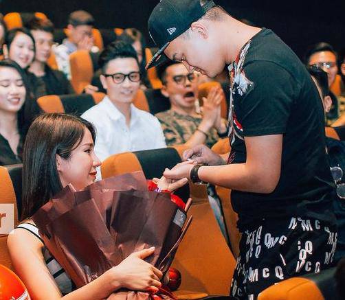 hen the mai mai ben nhau nhung nhung cap doi nay van dut ganh giua duong dspl 1 hen the mai mai ben nhau nhung nhung cap doi nay van dut ganh giua duong dspl 1