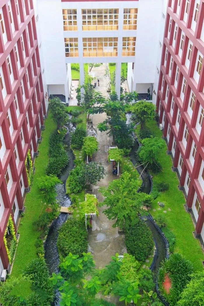 ngoi truong noi hoa hau y nhi dang theo hoc duoc sinh vien truyen tai nhau biet danh la hong lau mong dspl 5 ngoi truong noi hoa hau y nhi dang theo hoc duoc sinh vien truyen tai nhau biet danh la hong lau mong dspl 5