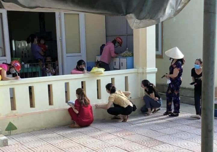 loat bieu cam kho do cua hoc sinh ngay dau di hoc tu nuoc mat nhat nhoa den ngap ngan ngap dai giua san truong dspl 11 loat bieu cam kho do cua hoc sinh ngay dau di hoc tu nuoc mat nhat nhoa den ngap ngan ngap dai giua san truong dspl 11