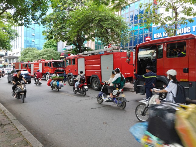 chay nha o ha noi ba cho chau 5 thang tuoi vao xo tha xuong thoat hiem dspl 3