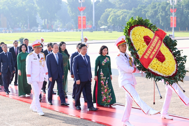 lanh dao dang nha nuoc vao lang vieng chu tich ho chi minh nhan dip quoc khanh dspl 4 lanh dao dang nha nuoc vao lang vieng chu tich ho chi minh nhan dip quoc khanh dspl 4