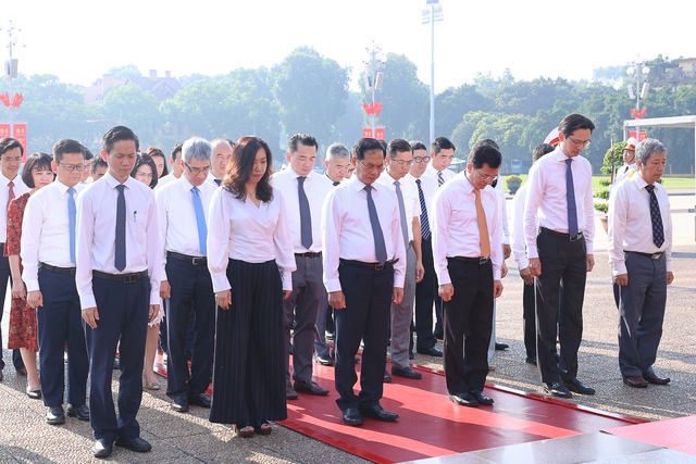 lanh dao dang nha nuoc vao lang vieng chu tich ho chi minh nhan dip quoc khanh dspl 5 lanh dao dang nha nuoc vao lang vieng chu tich ho chi minh nhan dip quoc khanh dspl 5