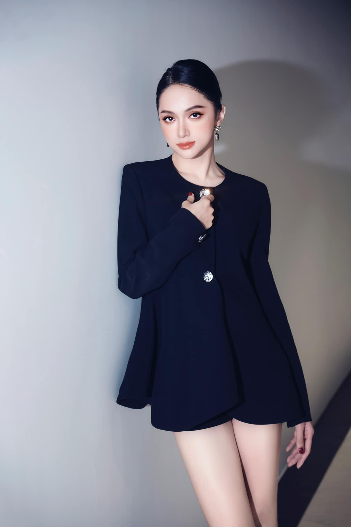 ben trong biet thu sang xin min toa mui tien cua hoa hau huong giang dspl 2 ben trong biet thu sang xin min toa mui tien cua hoa hau huong giang dspl 2