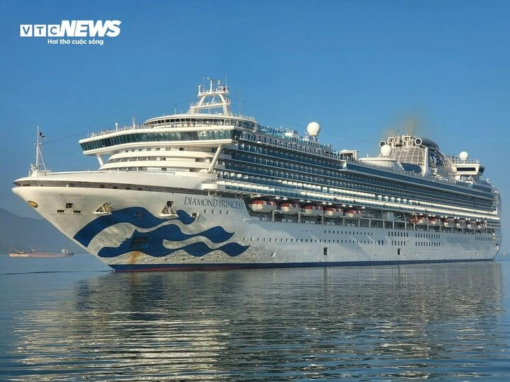 sieu du thuyen diamond princess tro lai hue sau hon 3 nam vang bong dspl 1