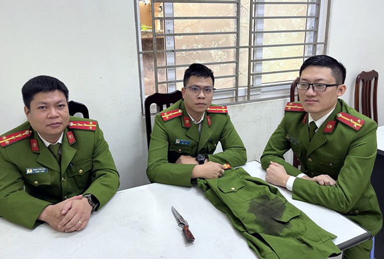 phut doi mat voi ke dam trong thuong trung ta cong an o ha noi dspl 2