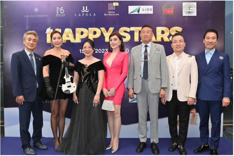 ceo ngoi sao thai an mo tiec de tri an doi tac dspl 1