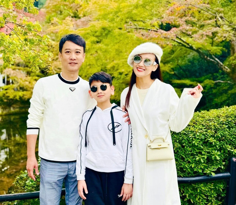 can canh biet thu trieu do cua la thanh huyen truoc them giang sinh 2023 dspl 12