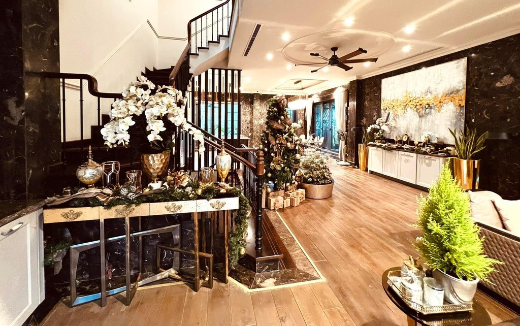 can canh biet thu trieu do cua la thanh huyen truoc them giang sinh 2023 dspl 2