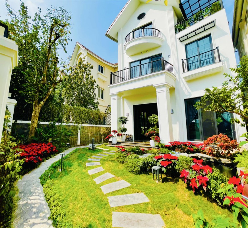 can canh biet thu trieu do cua la thanh huyen truoc them giang sinh 2023 dspl 7