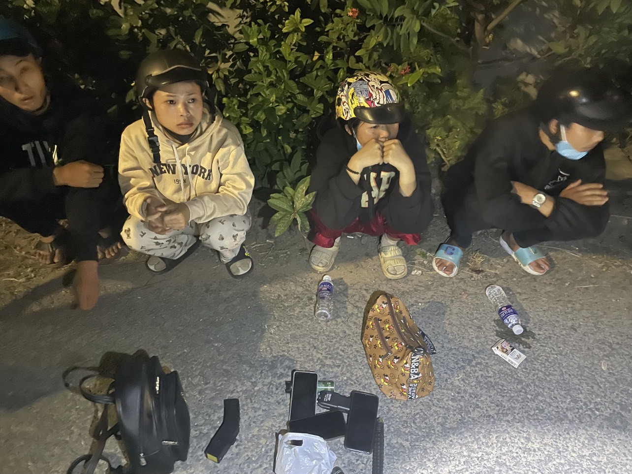 loi khai cua 2 doi vo chong ru nhau di trom xe may luc nua dem dspl 1