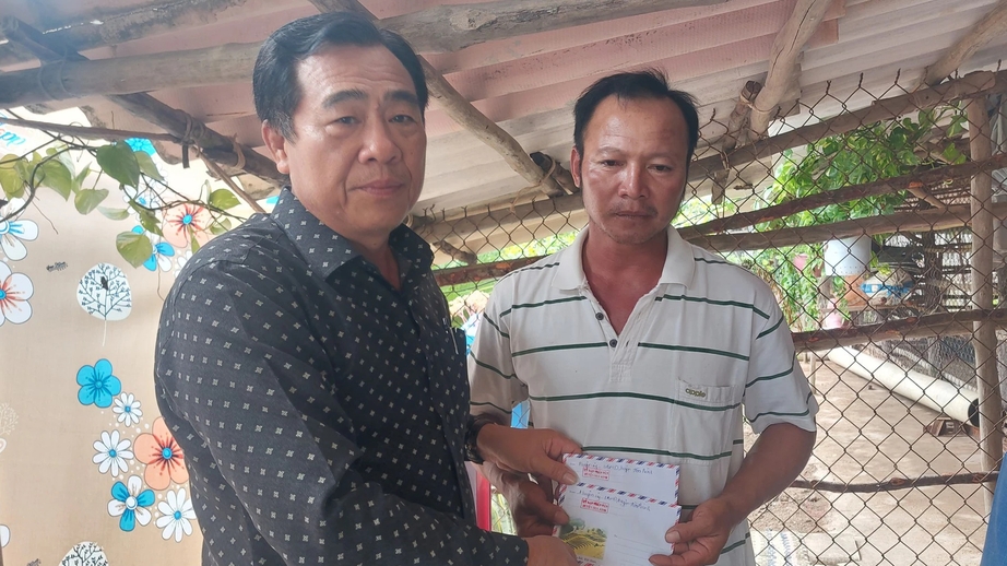 vu 2 nu sinh tu vong duoi ao tom o bac lieu me chet lang khi thay thi the cac con dspl 2