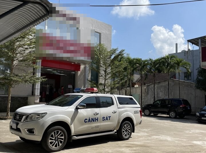 vu cuop ngan hang o quang nam cong an cu luc luong chan chot truy bat nghi pham dspl 11 vu cuop ngan hang o quang nam cong an cu luc luong chan chot truy bat nghi pham dspl 11