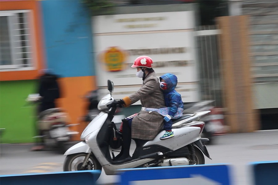 ha noi ret cat da cat thit phu huynh thap thom canh thoi tiet cho con di hoc dspl 2