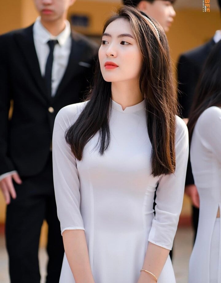 nu sinh khien dan mang ngan ngo khi dien ao dai tinh khoi khoe ve dep trong sang tua tinh dau dspl 4 nu sinh khien dan mang ngan ngo khi dien ao dai tinh khoi khoe ve dep trong sang tua tinh dau dspl 4