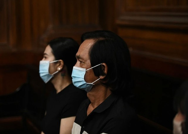 xet xu nguoi mau ngoc trinh kho ta anh mat nguoi cha luon nhin ve con gai dspl 3 xet xu nguoi mau ngoc trinh kho ta anh mat nguoi cha luon nhin ve con gai dspl 3