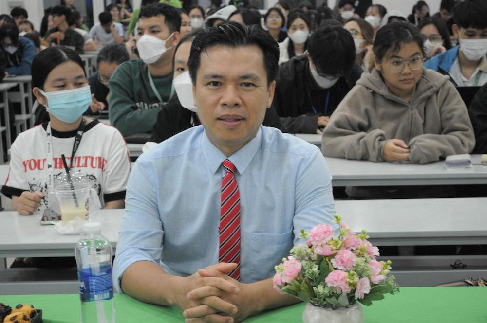 chan dung giao su duy nhat cua truong dh luat tp hcm vua duoc bo nhiem lam pho hieu truong dspl 1 chan dung giao su duy nhat cua truong dh luat tp hcm vua duoc bo nhiem lam pho hieu truong dspl 1
