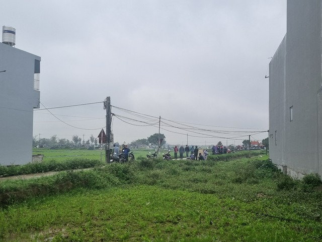 tren duong di ra nghia trang bo da phat hien 2 nguoi dan ong tu vong tu the ngoi tren xe may dspl 2 tren duong di ra nghia trang bo da phat hien 2 nguoi dan ong tu vong tu the ngoi tren xe may dspl 2