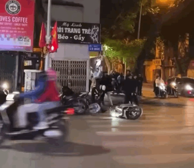vu nhom thanh nien dung xeng danh guc nguoi tren pho ha noi cong an lam ro 18 doi tuong dspl 2 vu nhom thanh nien dung xeng danh guc nguoi tren pho ha noi cong an lam ro 18 doi tuong dspl 2