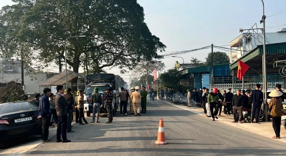 vu xe tai tong 3 nguoi di bo o thanh hoa tai xe khai do buon ngu dspl 1