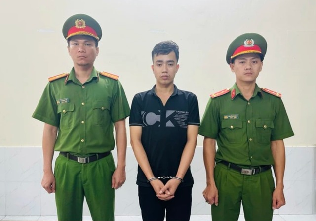 vu co gai bi sat hai trong phong tro truy tim vat chung la iphone 12 pro mau xanh dspl 2 vu co gai bi sat hai trong phong tro truy tim vat chung la iphone 12 pro mau xanh dspl 2