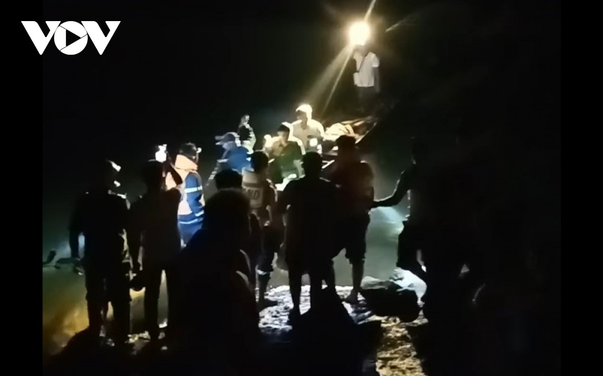 vu 3 nu sinh bi nuoc cuon troi mat tich tim thay thi the nan nhan con lai dspl 3 vu 3 nu sinh bi nuoc cuon troi mat tich tim thay thi the nan nhan con lai dspl 3