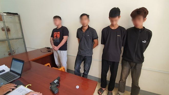 vu co gai phuc vu quan karaoke bi ban gia 20 trieu dong 4 doi tuong bi bat la ai dspl 1 vu co gai phuc vu quan karaoke bi ban gia 20 trieu dong 4 doi tuong bi bat la ai dspl 1