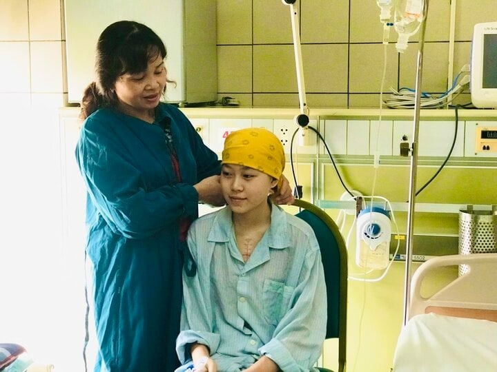 bac si chay dua cuu nu sinh 21 tuoi vo tim sau tai nan giao thong dspl 1 bac si chay dua cuu nu sinh 21 tuoi vo tim sau tai nan giao thong dspl 1