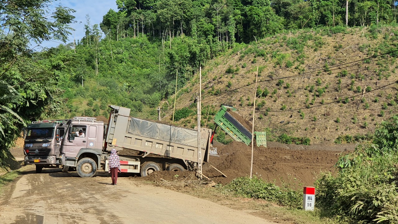 bac kan xe qua tai 1 2