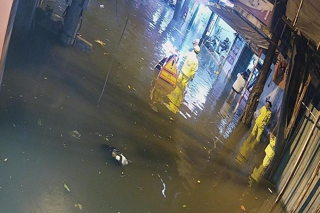 nhieu tuyen pho o ha noi thanh song sau tran mua lon keo dai5