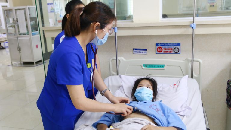 tu y dieu tri bang thuoc nam nu sinh 15 tuoi roi vao tinh trang nguy kich