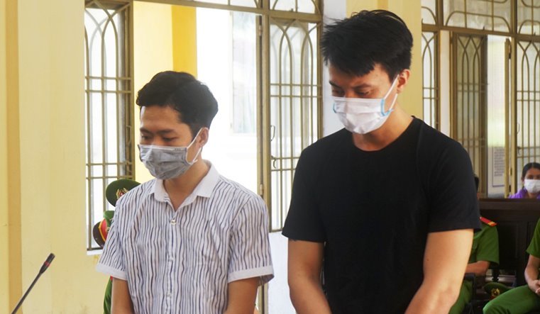 lam luu dan gia tu lon nuoc hai doi tuong cuop ngan hang hon 200 trieu dong lam luu dan gia tu lon nuoc hai doi tuong cuop ngan hang hon 200 trieu dong