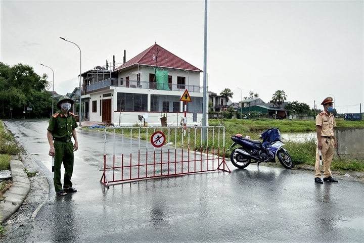 tp ha tinh phong toa 15 diem tren 4 truc duong chinh