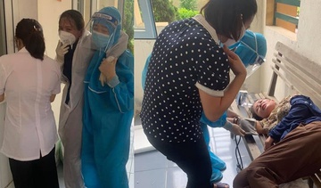 nu dieu duong o ha tinh ngat xiu khi dang lay mau xet nghiem nu dieu duong o ha tinh ngat xiu khi dang lay mau xet nghiem