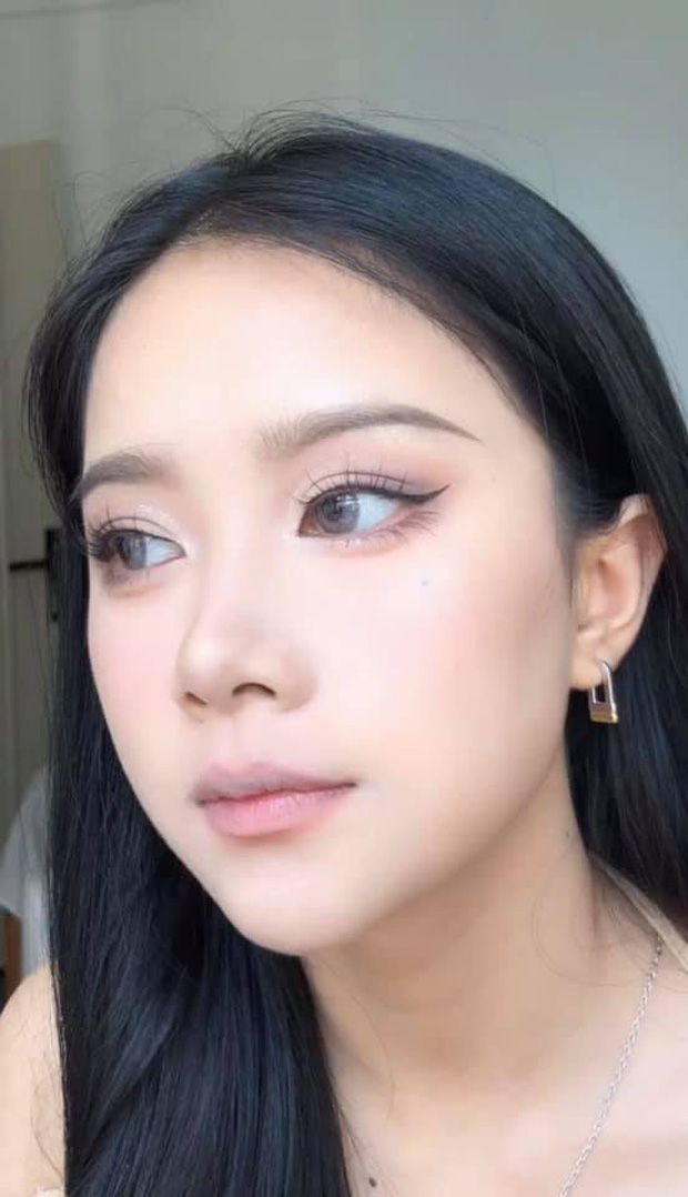 co gai len mang than hang xom khoan tuong am i khong ngo gay sot vi xinh het phan thien ha co gai len mang than hang xom khoan tuong am i khong ngo gay sot vi xinh het phan thien ha
