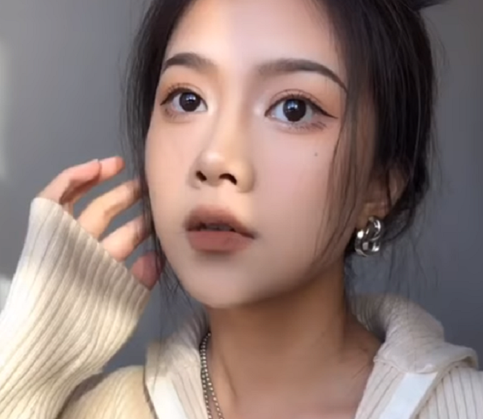 co gai len mang than hang xom khoan tuong am i khong ngo gay sot vi xinh het phan thien ha1 co gai len mang than hang xom khoan tuong am i khong ngo gay sot vi xinh het phan thien ha1